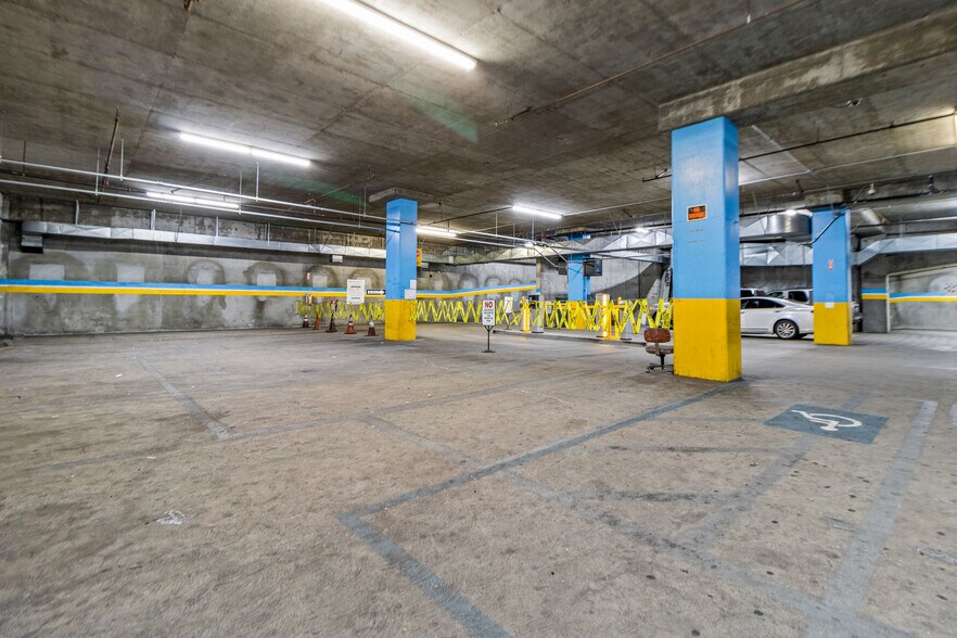 More Photos Of 1015 Crocker St, Los Angeles Storefront For Sale