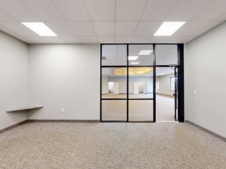 More Photos Of 3123 W 12th St, Erie Medical For Lease