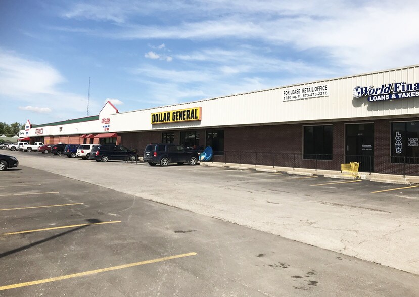 More Photos Of 1978-1990 N Bluff St, Fulton Storefront For Lease