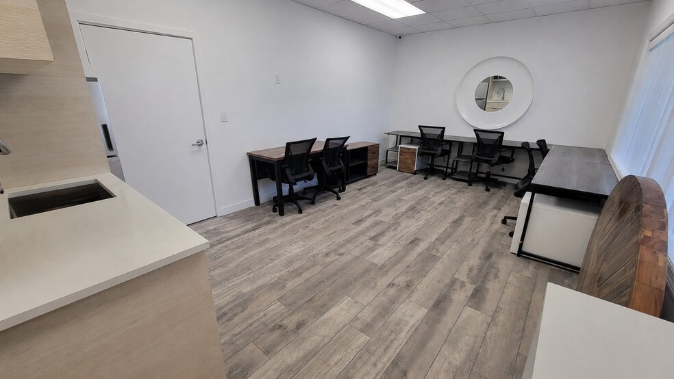 More Photos Of 6900 Barbour Rd, Riviera Beach Manufacturing For Lease