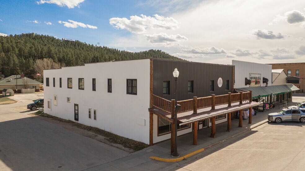 More Photos Of 632 Mount Rushmore Rd, Custer Specialty For Sale