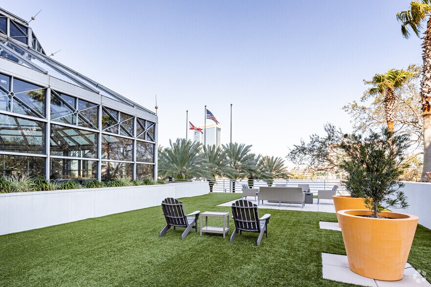 More Photos Of 1301 Riverplace Blvd, Jacksonville Office For Lease
