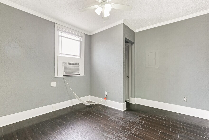 More Photos Of 1468 N Claiborne Ave, New Orleans Office Residential For Sale