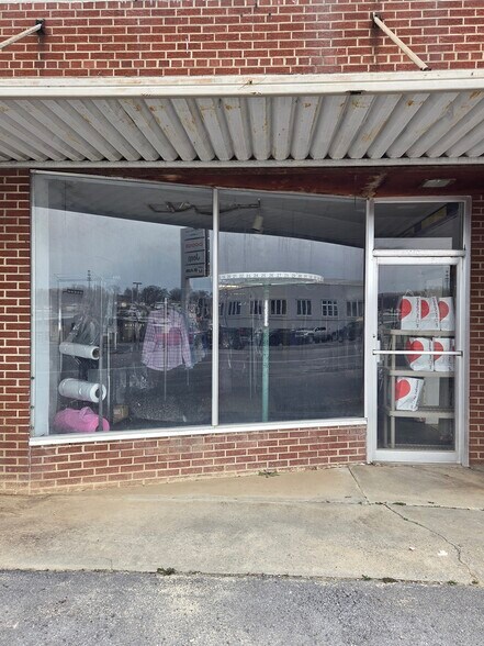 More Photos Of 120 Seneca Trl, Lewisburg Storefront Retail Residential For Sale