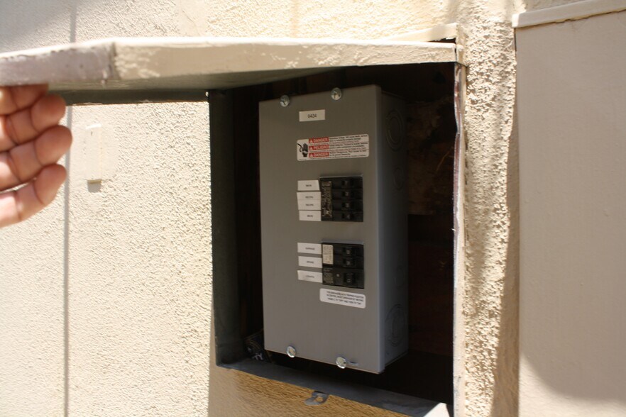 More Photos Of 6438 E Olympic Blvd, East Los Angeles Apartments For Sale