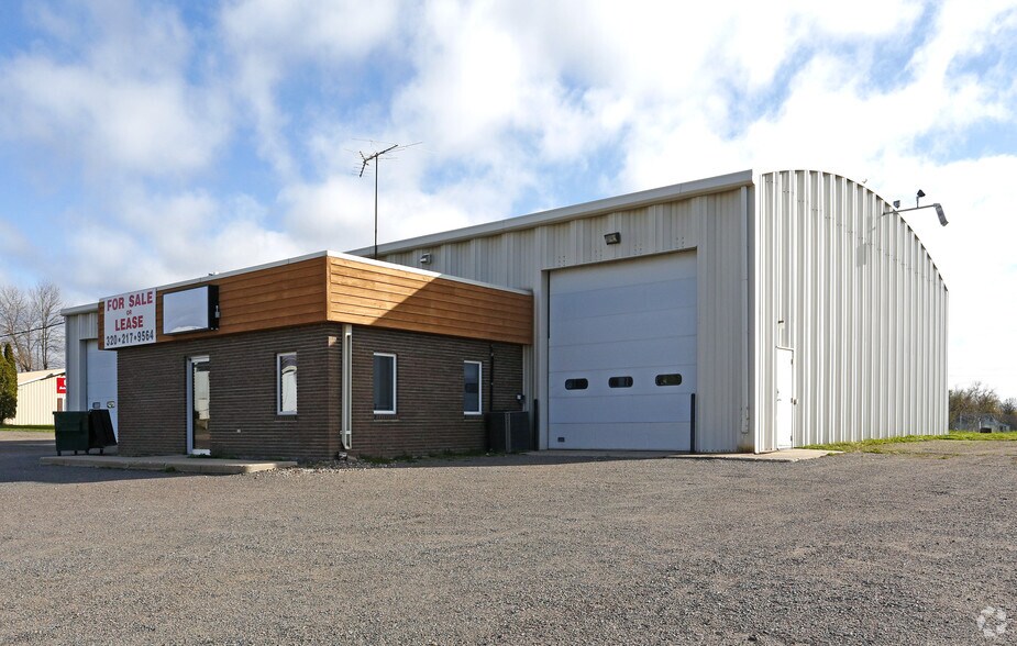 Primary Photo Of 1040 Stearns Dr, Sauk Rapids Auto Repair For Lease