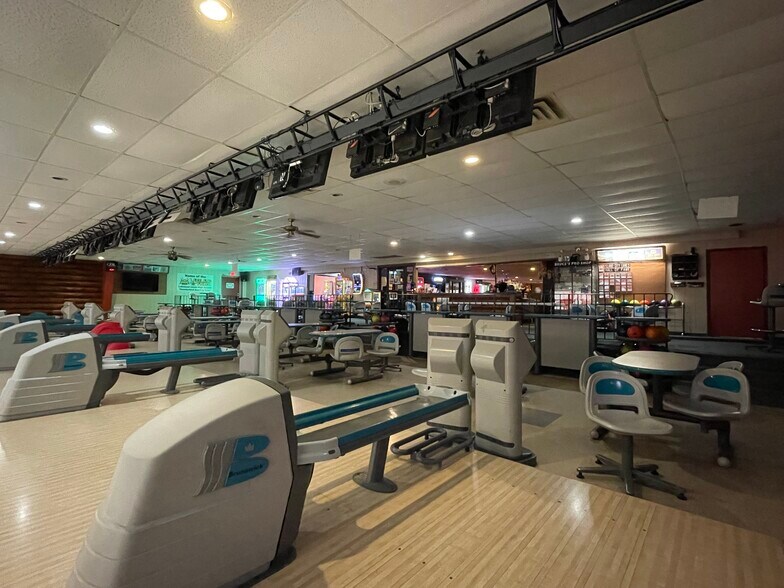 More Photos Of 8085 Highway 51, Minocqua Sports And Entertainment For Sale