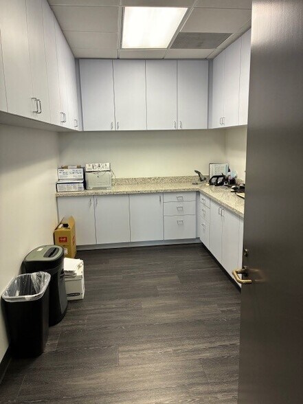 More Photos Of 1801 Century Park E, Los Angeles Office For Lease