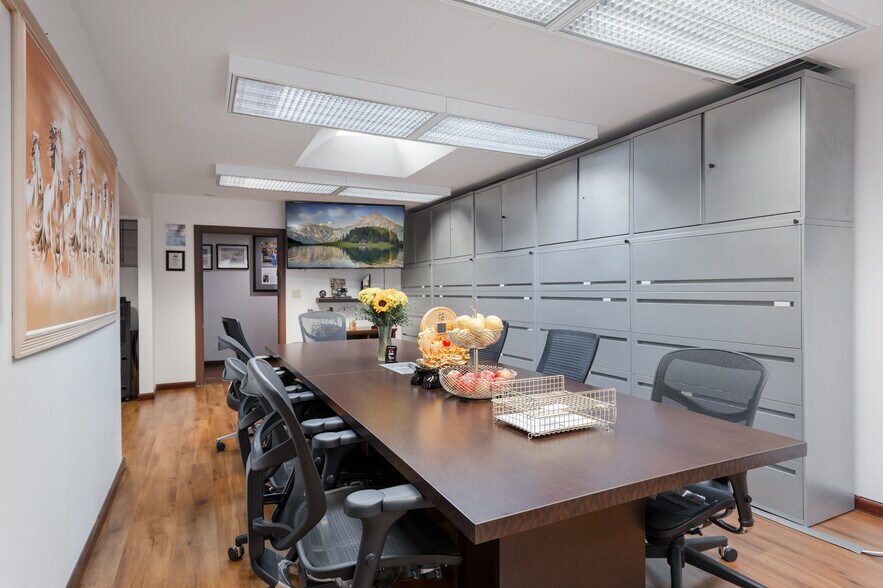 More Photos Of 635 W Foothill Blvd, Monrovia Loft Creative Space For Lease