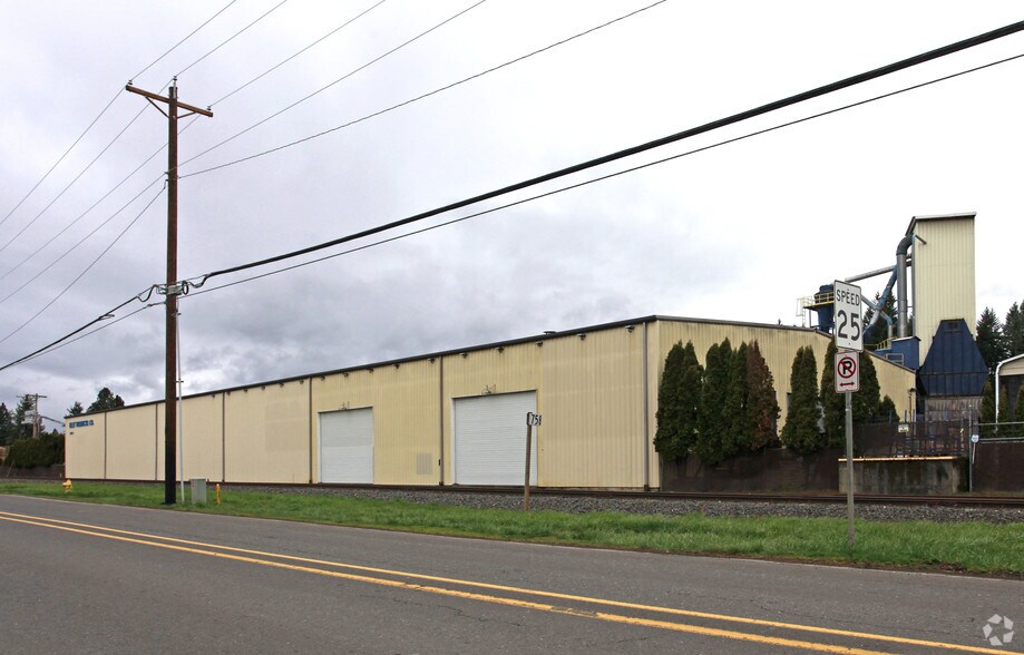 More Photos Of 15561 SW Oregon St, Sherwood Warehouse For Lease