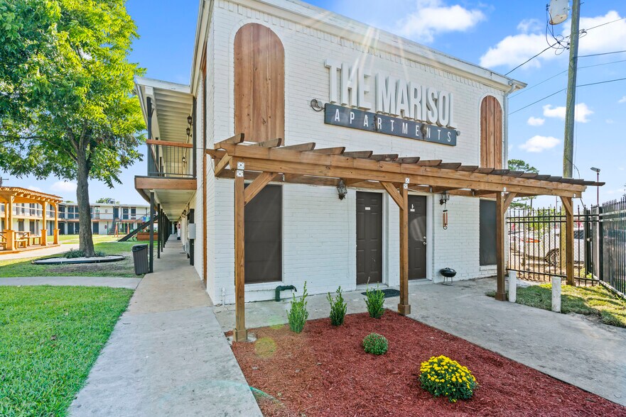 Primary Photo Of 101 S Allen Genoa Rd, South Houston Apartments For Sale