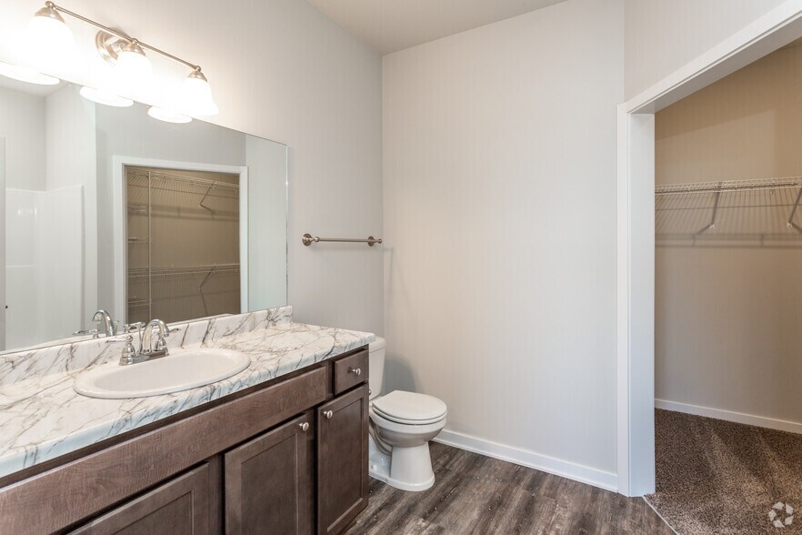 More Photos Of 2135 Edgewood Dr, Webster City Apartments For Sale