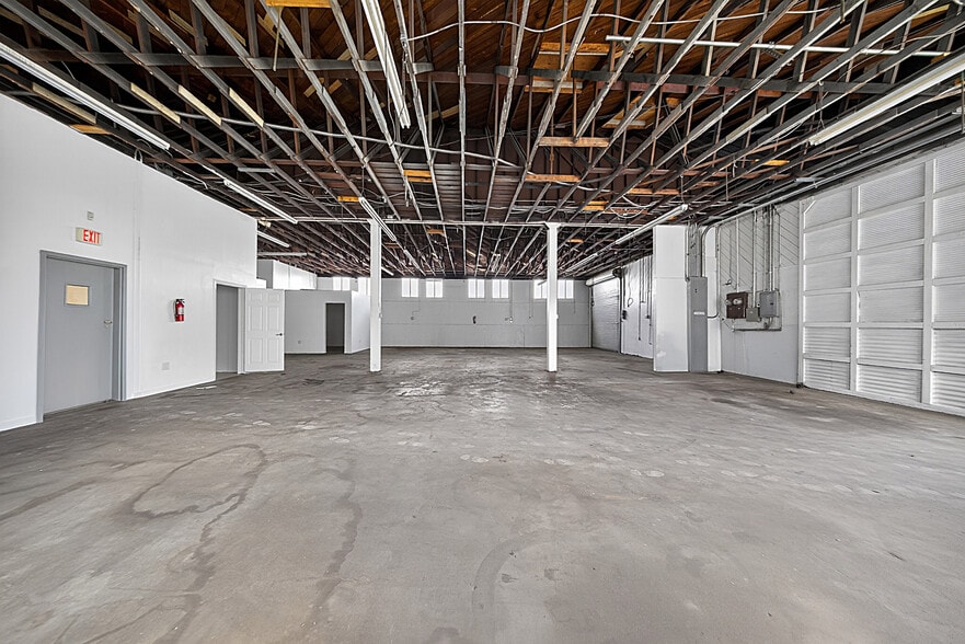 More Photos Of 1433-1437 W El Segundo Blvd, Compton Warehouse For Lease