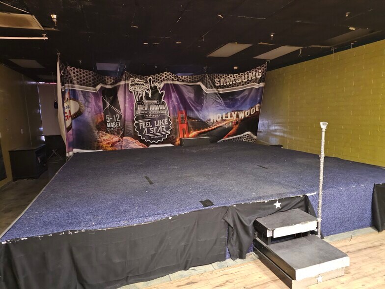 More Photos Of 953 E Sahara Ave, Las Vegas Storefront For Sale