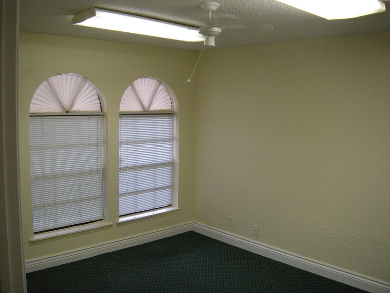 More Photos Of 6971 N Federal Hwy, Boca Raton Medical For Sale