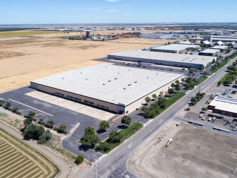 More Photos Of 660 N Pioneer Ave, Woodland Industrial For Sale