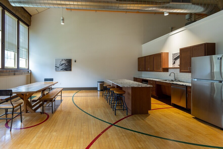 More Photos Of 1351 N Hanley Rd, University City Apartments For Sale