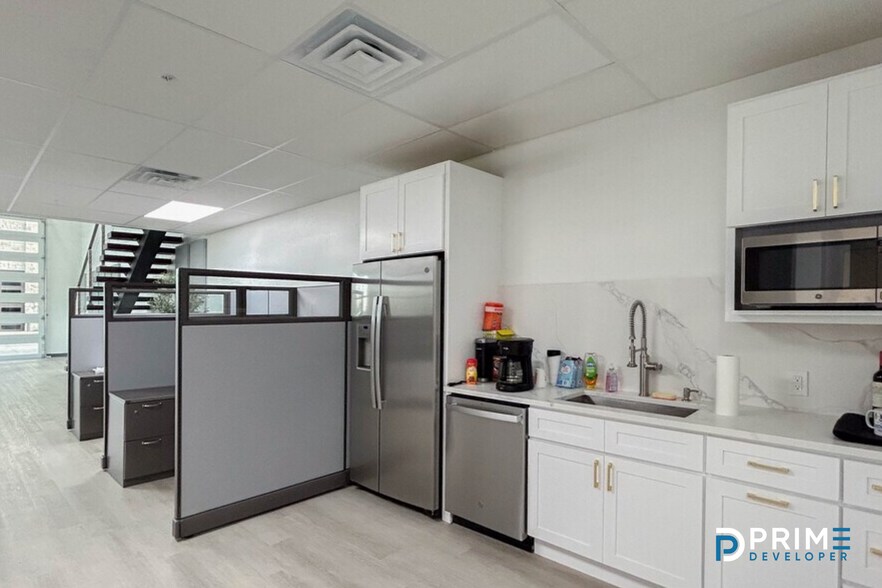 More Photos Of 15901 Ronald Reagan Blvd, Leander Showroom For Sale