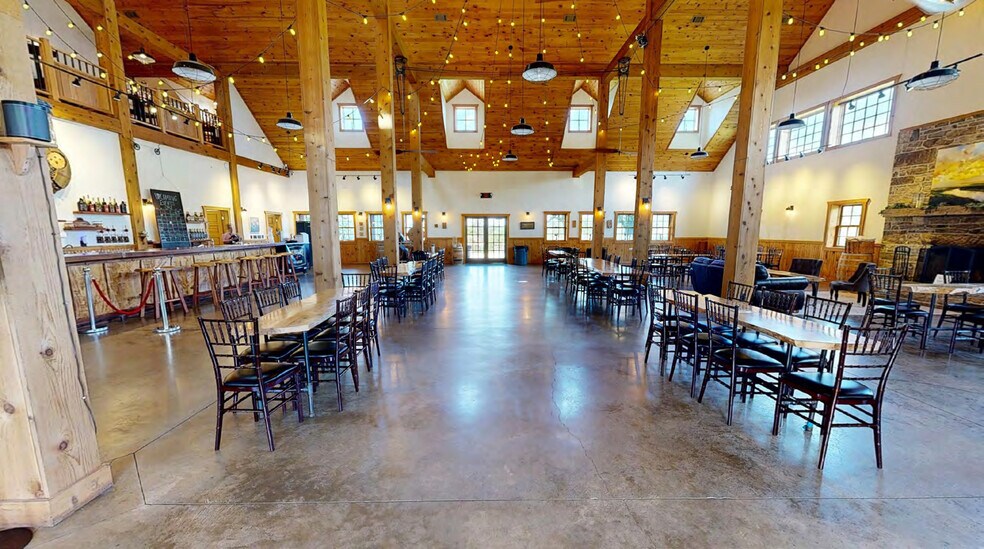 More Photos Of 495 E Washington St, Middleburg Lodge Meeting Hall For Sale