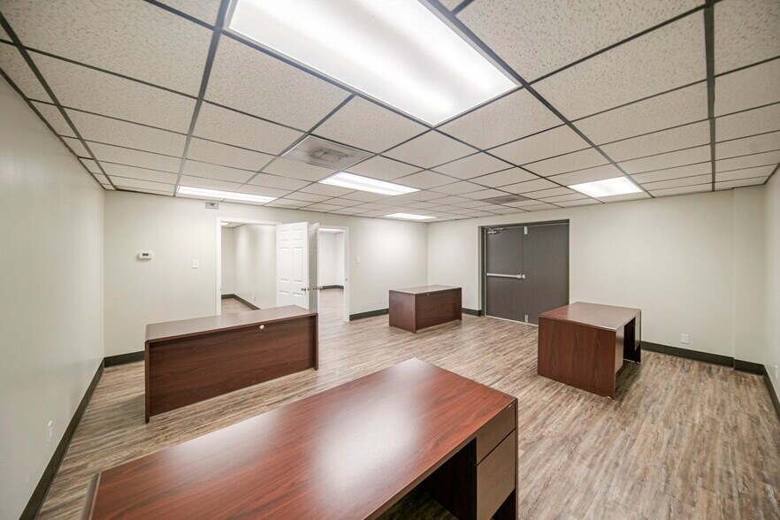 More Photos Of 1410 Rankin Hwy, Midland Office For Sale