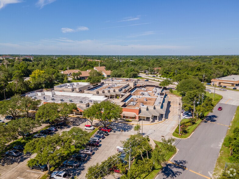 More Photos Of 100-198 Treemonte Dr, Orange City Unknown For Lease
