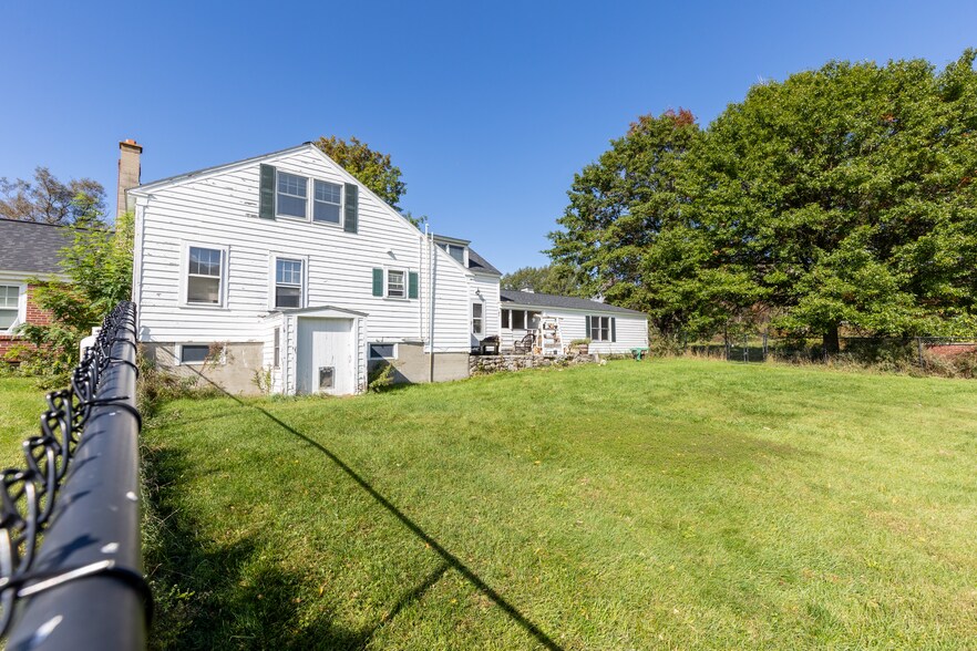 More Photos Of 4 Whitman Rd, Stephentown Sports And Entertainment For Sale