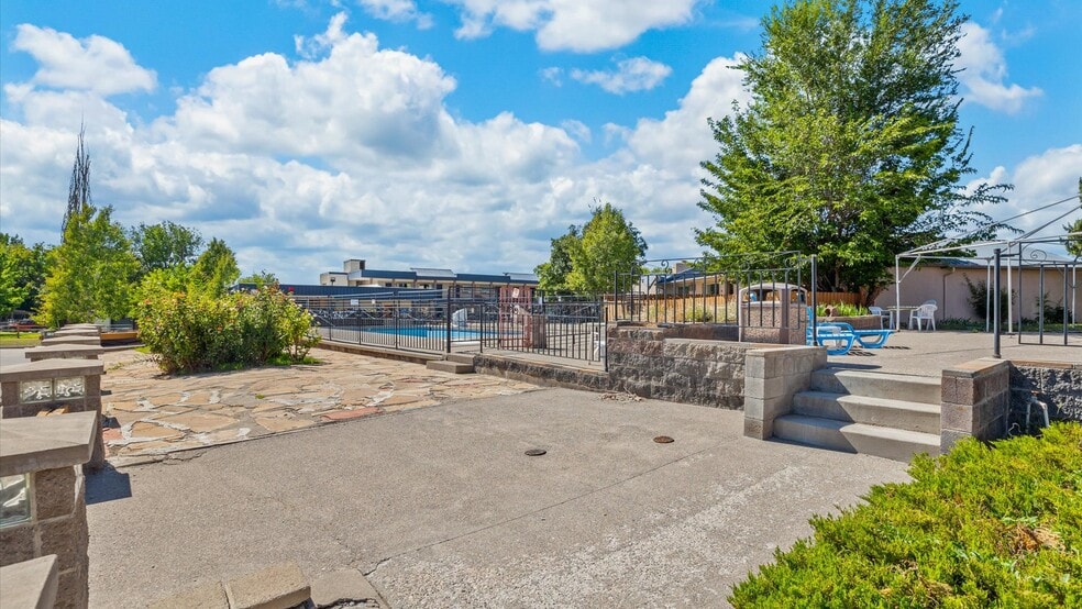 More Photos Of TBD E Main St, Montrose Hotel For Sale