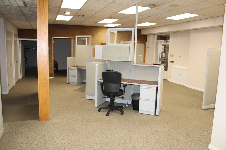 More Photos Of 20 W Lancaster Ave, Shillington Office For Lease