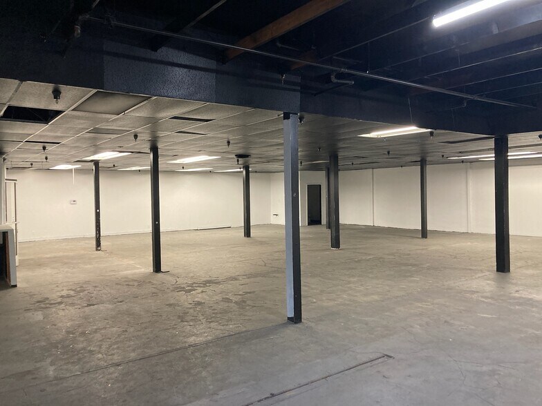 More Photos Of 1800 Essex St, Los Angeles Light Distribution For Lease