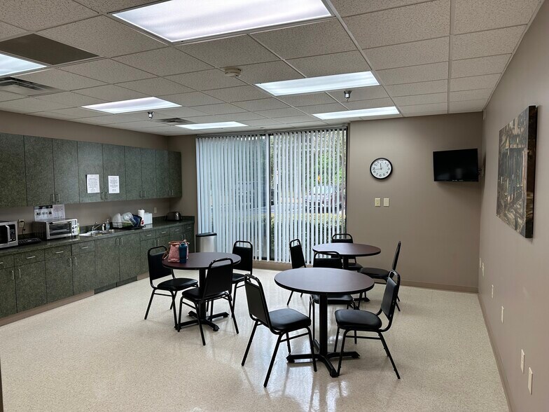 More Photos Of 2425 Wall St, Conyers Medical For Lease