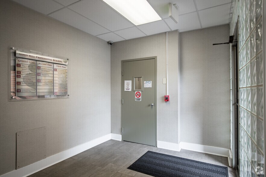 More Photos Of 54 Scott Adam Rd, Cockeysville Medical For Sale