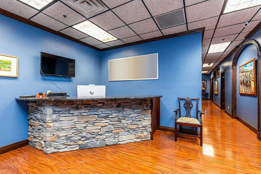 More Photos Of 535 Wellington Way, Lexington Medical For Sale