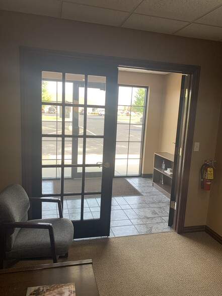 More Photos Of 2763 Manitowoc Rd, Green Bay Office For Lease