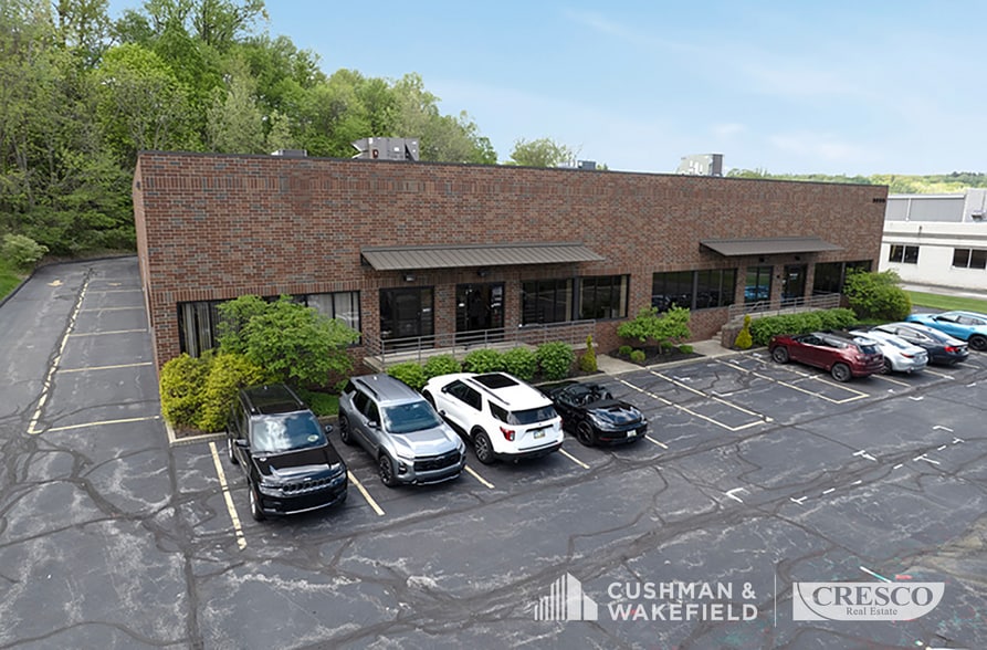 More Photos Of 9000 Sweet Valley Dr, Valley View Warehouse For Lease