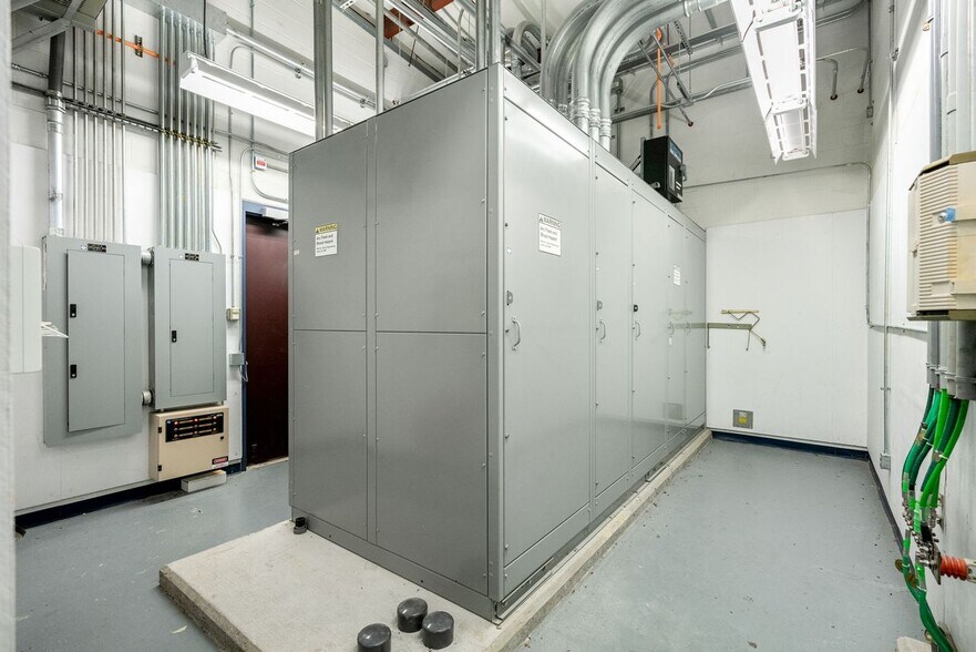 More Photos Of 2800 Diode Ln, Louisville Warehouse For Sale