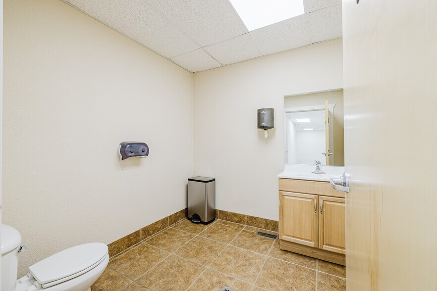 More Photos Of 1120 Hacienda Ranch Rd, Wells Truck Terminal For Sale