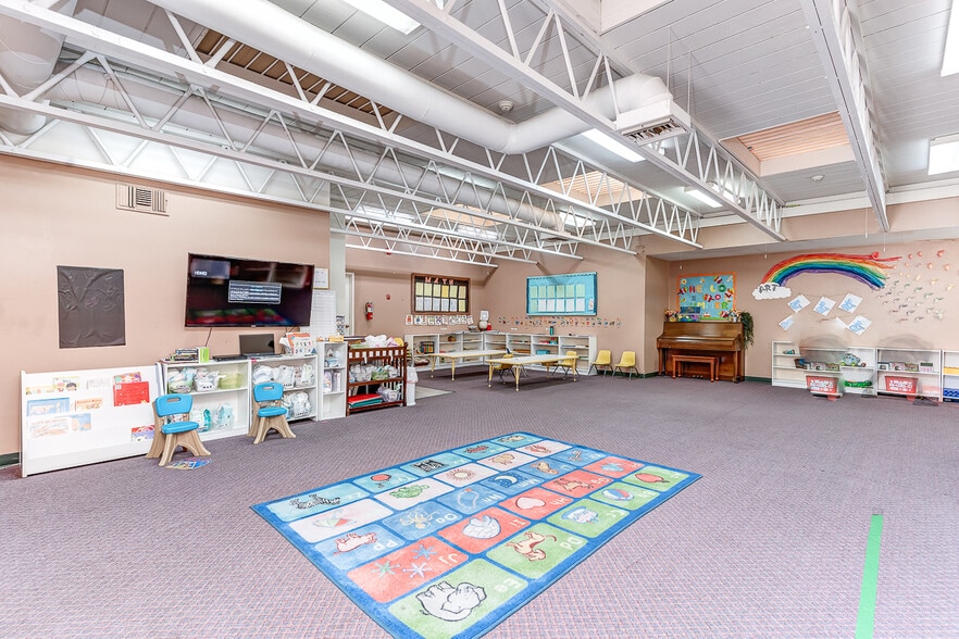 More Photos Of 2261 N Orange Olive Rd, Orange Religious Facility For Sale