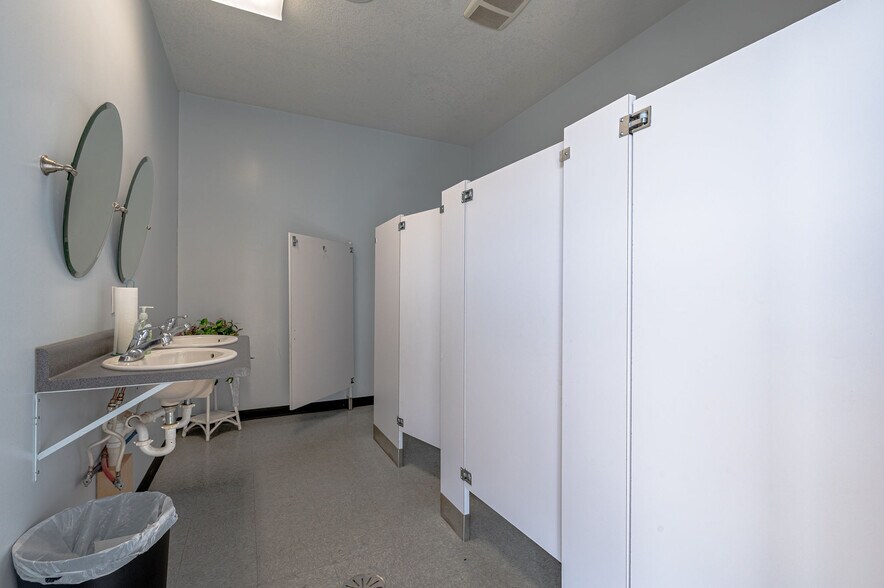 More Photos Of 1366 S Wabash St, Wabash Office For Sale