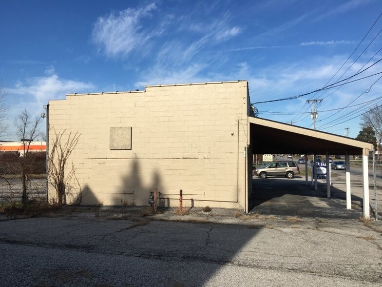More Photos Of 5517 Lewis Ave, Toledo Freestanding For Sale
