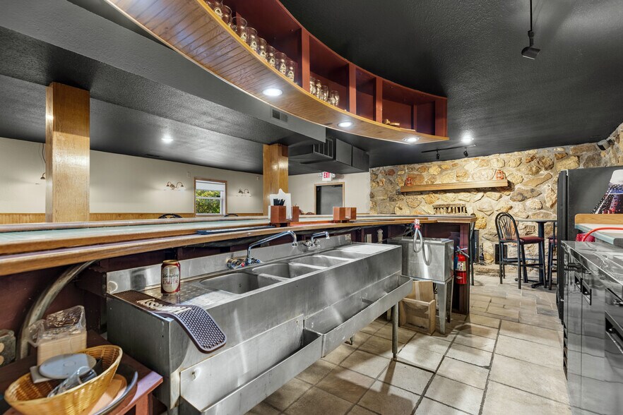 More Photos Of 2079 State Road Y, Linn Creek Restaurant For Sale