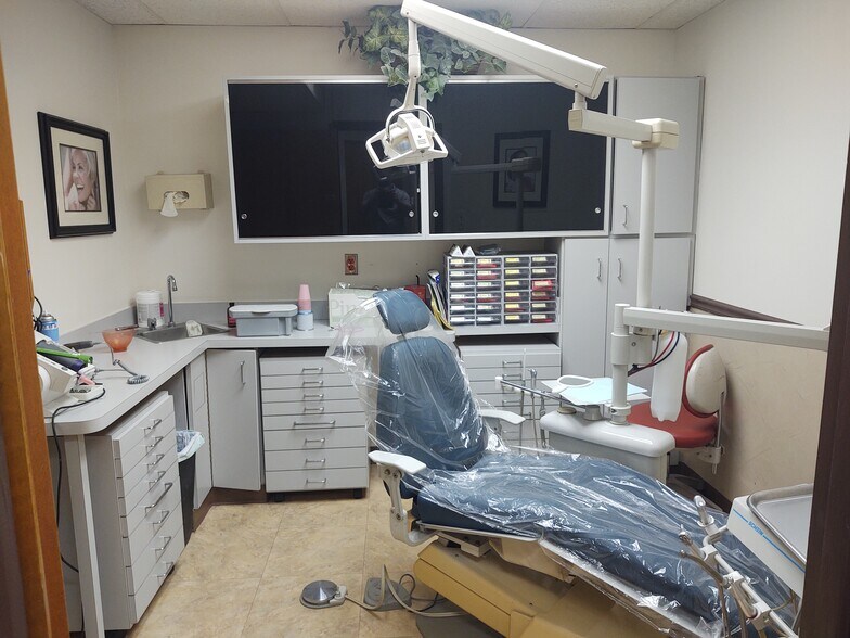 More Photos Of 12618-12620 Lake Ridge Dr, Woodbridge Medical For Lease