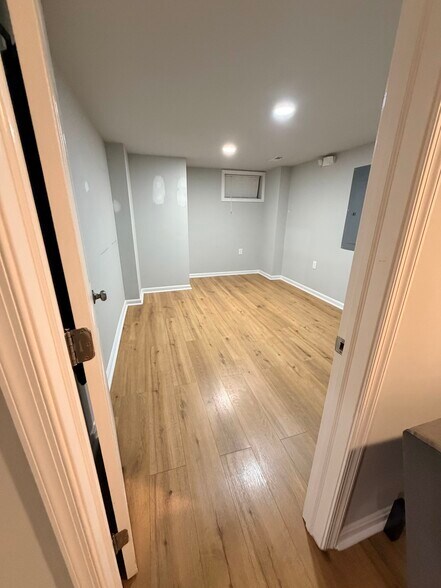 More Photos Of 511 4th St, Laurel Office For Lease