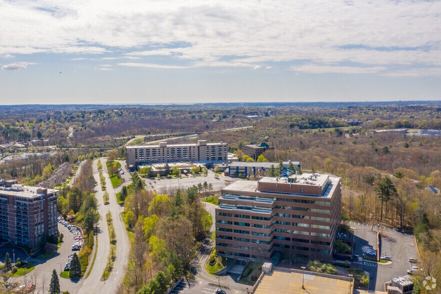 More Photos Of 35 Village Rd, Middleton Office For Lease