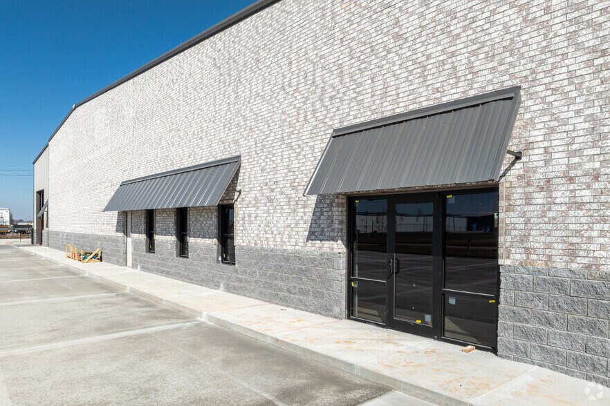 More Photos Of 432 Industrial Dr, Tontitown Industrial For Sale