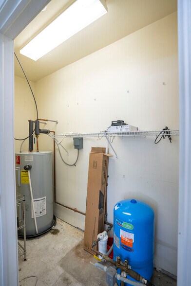 More Photos Of 3340 E Pleasant Valley Blvd, Altoona Freestanding For Sale