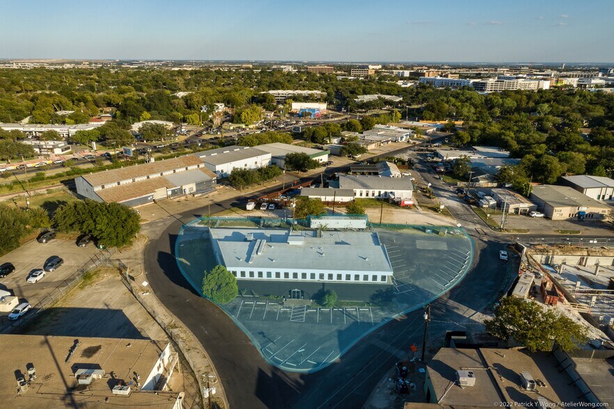 More Photos Of 705 Wallingford Bend, Austin Light Distribution For Lease