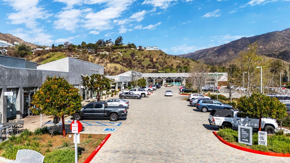 More Photos Of 23401 Civic Center Way, Malibu Restaurant For Lease