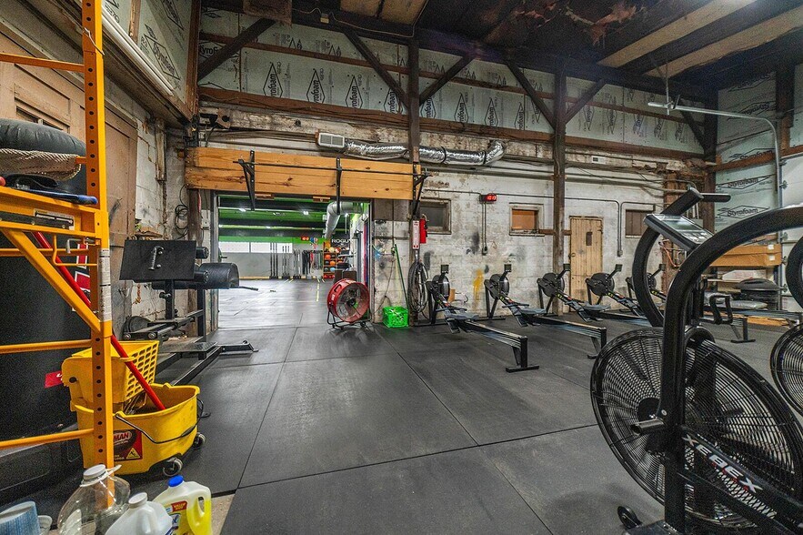 More Photos Of 145 Edison Ave, Circleville Sports And Entertainment For Sale