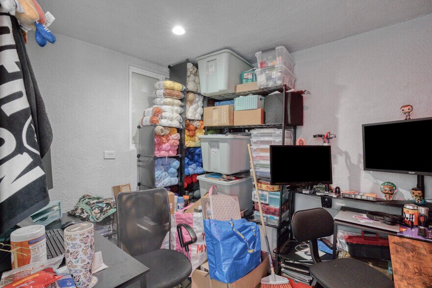 More Photos Of 5447 Blackwelder St, Los Angeles Apartments For Sale
