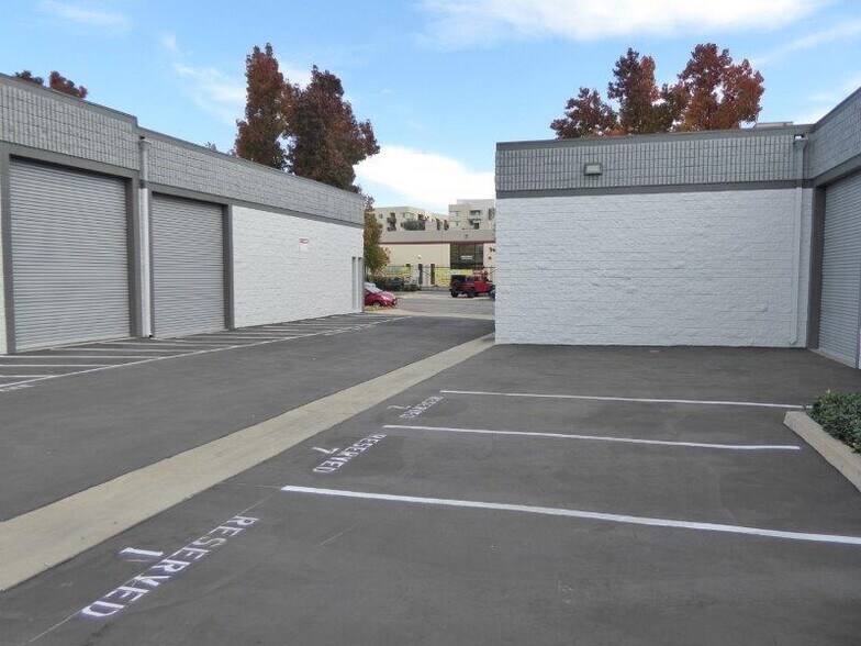 More Photos Of 1415-1441 Gardena Ave, Glendale Warehouse For Lease